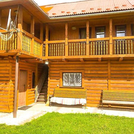 Villa U Yaremyna à Mykulychyn Extérieur photo